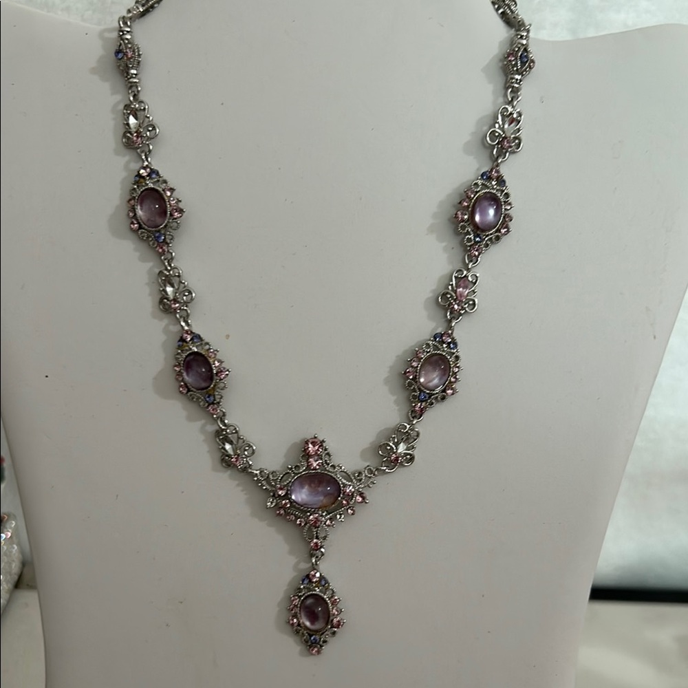 Elegant Silver and Purple Necklace